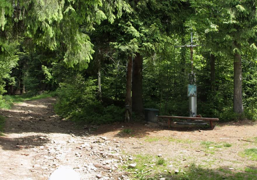 Chapel - the beginning of the ascent to Mały Luboń