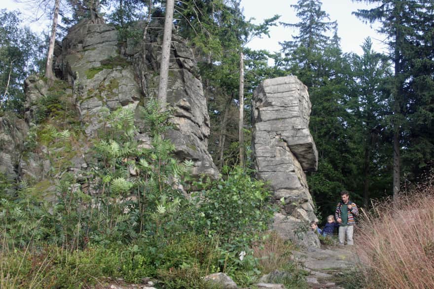 Trzy Baszty - skały na szczycie Trojaka